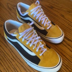 VANS OFF THE WALL SK8 SHOE SUEDE & CANVAS BLACK AND GOLD